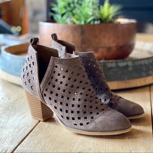 WOOBOO Brown Ankle Boot - 7